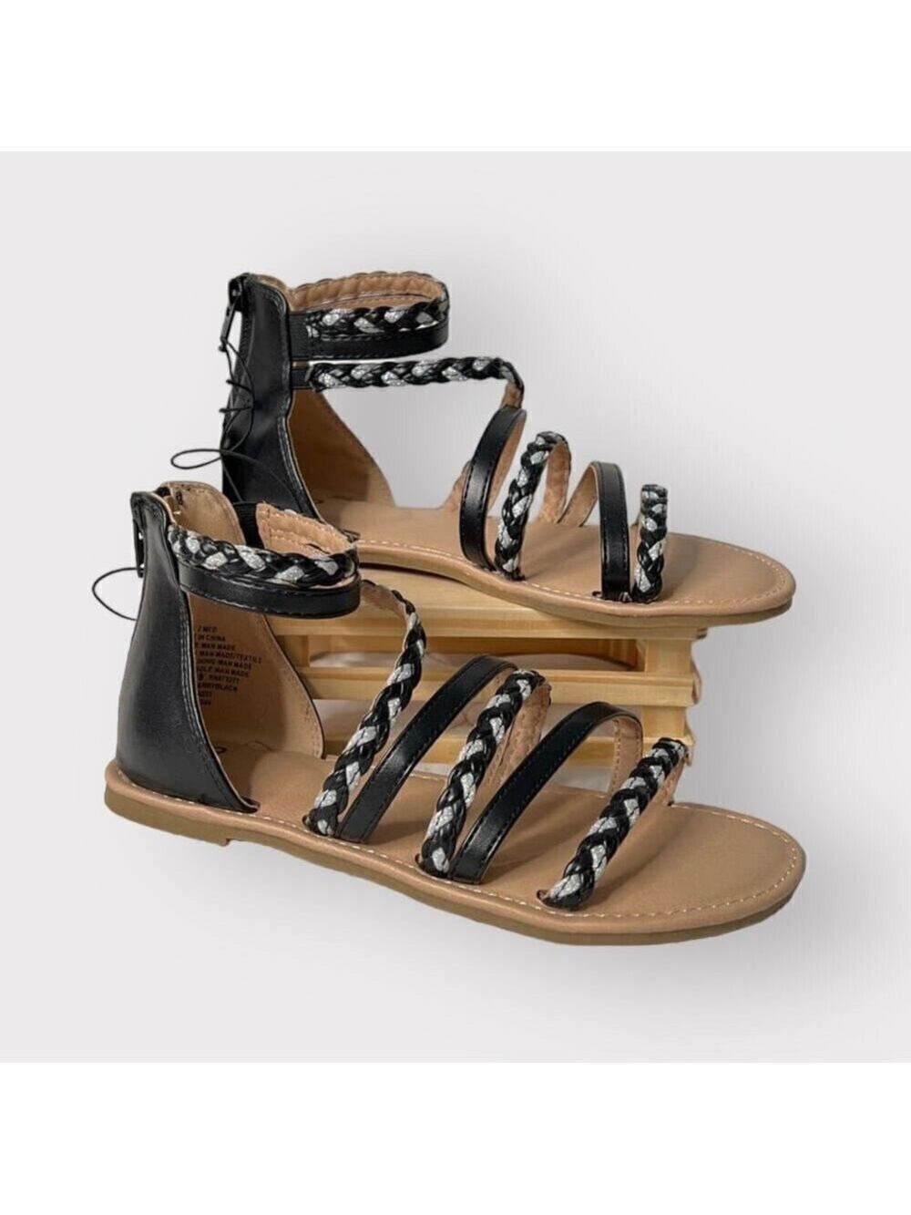 SO NWT Girls Longanberry Gladiator Sandals sz 2 Black Silver Strappy Summer Shoe